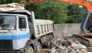 Вывоз строительного мусора с участка в Уфе недорого от 1544 руб. | 2Землекопа-Уфа
